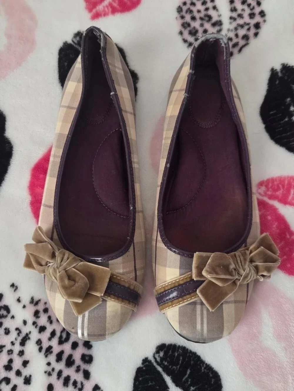 2000’s brown plaid bow ballet flats with ruffle trim